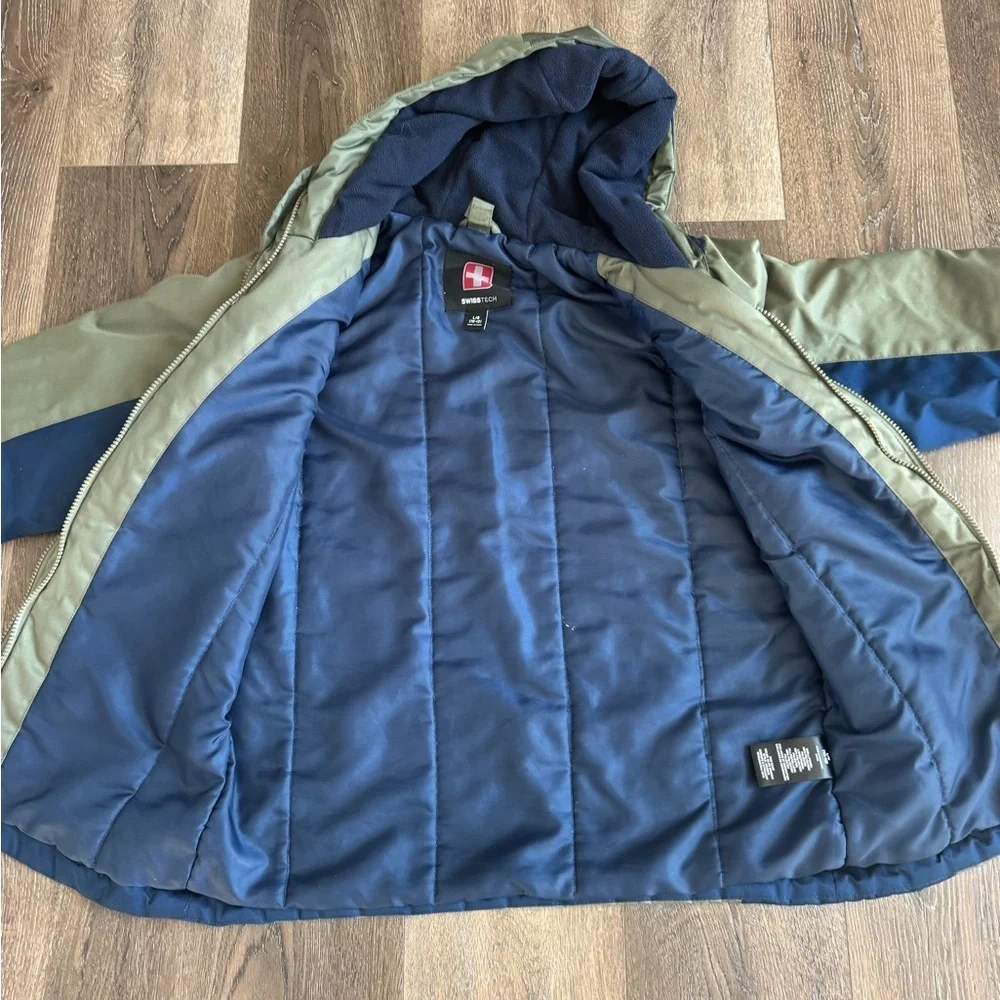 Swiss Tech Kids' Green and Blue jacket with Hood, double zipper, boys size L